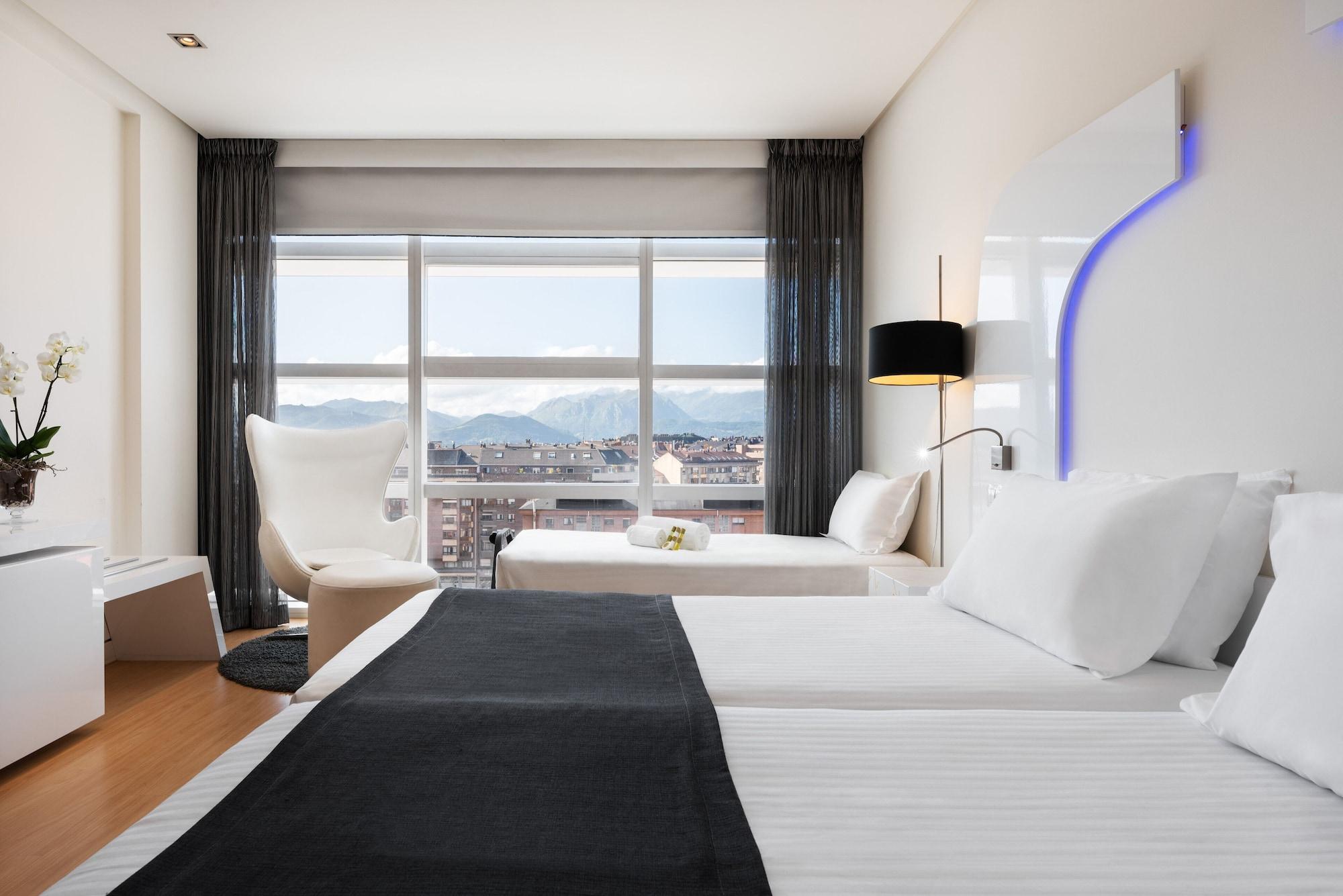 ยูโรสตาร์ ปลาลาซิโอ เด คริสตัล Hotel โอเบียโด ภายนอก รูปภาพ