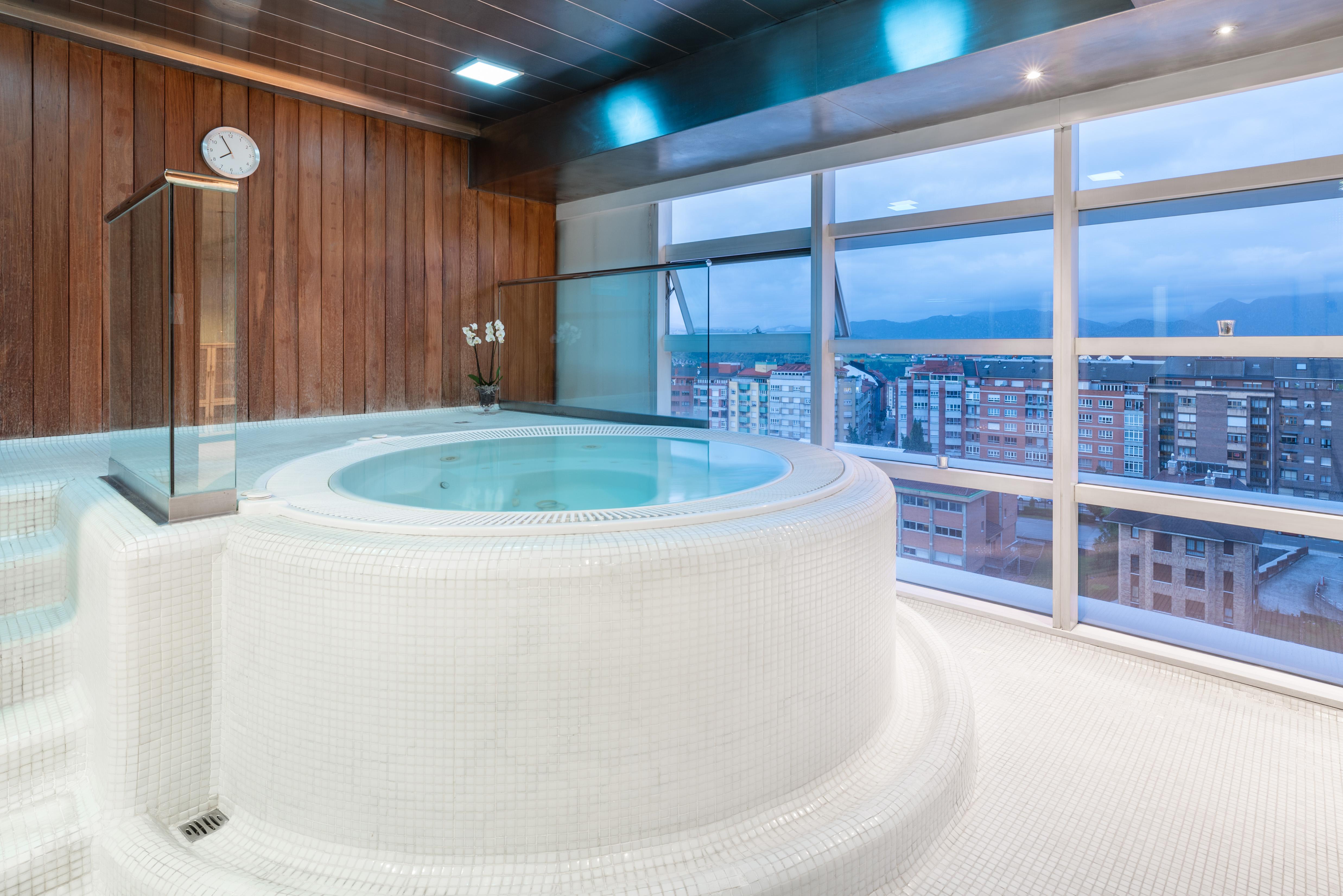 ยูโรสตาร์ ปลาลาซิโอ เด คริสตัล Hotel โอเบียโด ภายนอก รูปภาพ